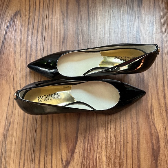 Michael Kors Patent Leather Pump (size 8.5) - Picture 1 of 4
